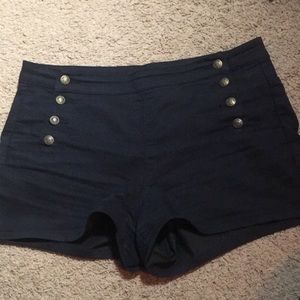 Hot topic shorts